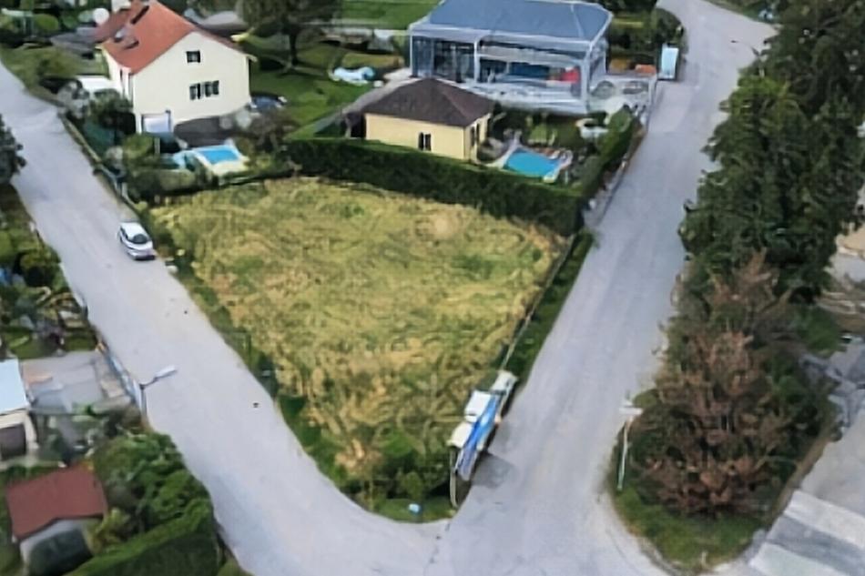 Schönes Baugrundstück 